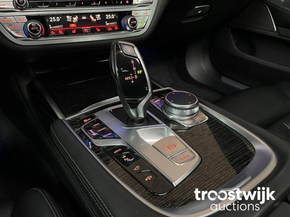 BMW 740e iPerformance High Executive 326hp 2016 7er, ND-647-F