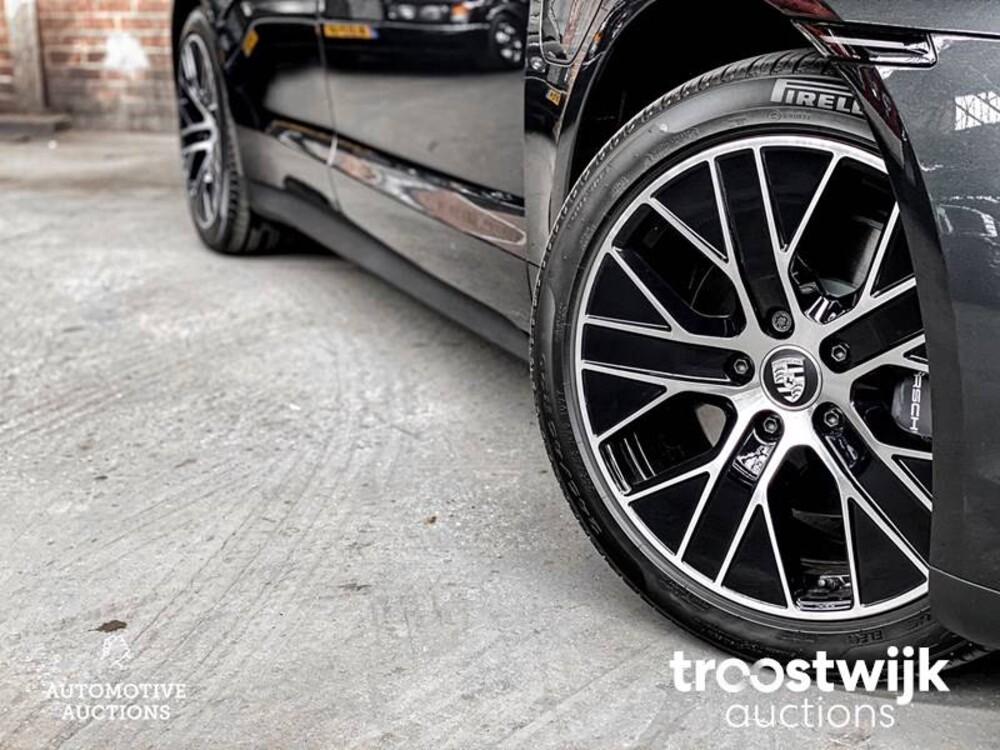 Porsche Taycan Sport Turismo 71 kWh 326PS 2023 -Herstellergarantie-, S-703-FZ