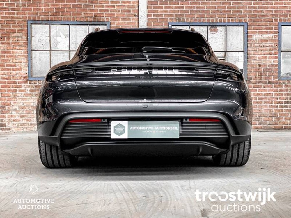 Porsche Taycan Sport Turismo 71 kWh 326PS 2023 -Herstellergarantie-, S-703-FZ