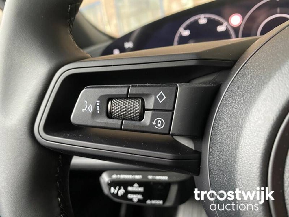 Porsche Taycan Sport Turismo 71 kWh 326PS 2023 -Herstellergarantie-, S-703-FZ