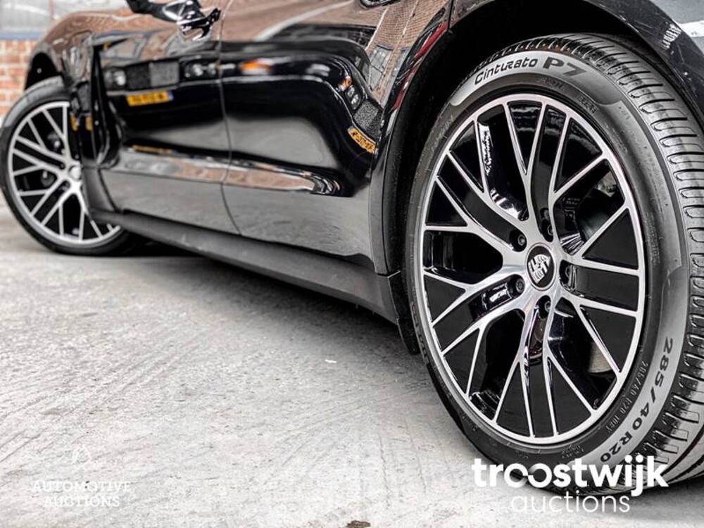 Porsche Taycan Sport Turismo 71 kWh 326PS 2023 -Herstellergarantie-, S-703-FZ