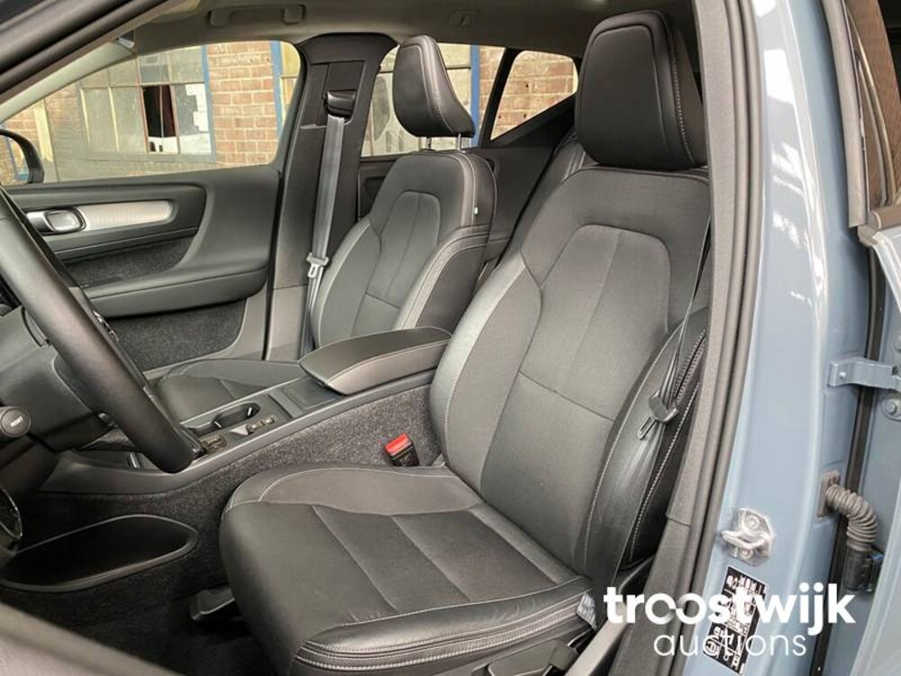 Volvo XC40 T3 Inscription 163PS 2019, R-103-PZ