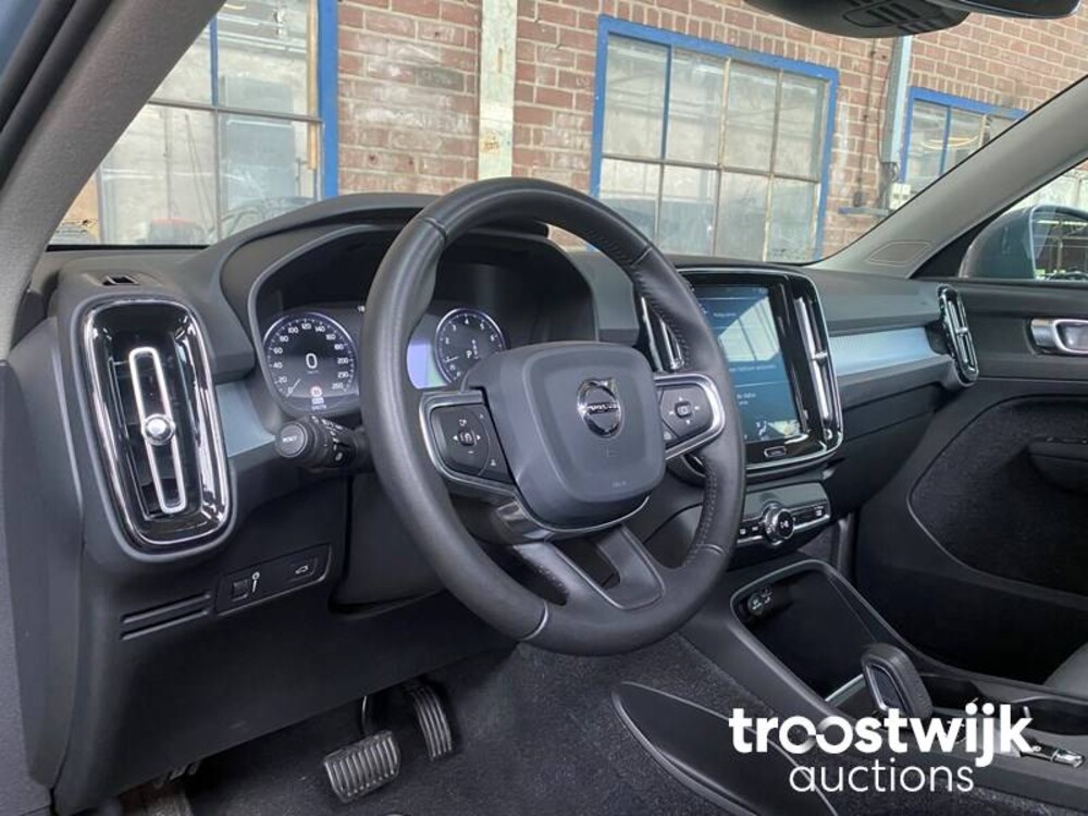 Volvo XC40 T3 Inscription 163PS 2019, R-103-PZ