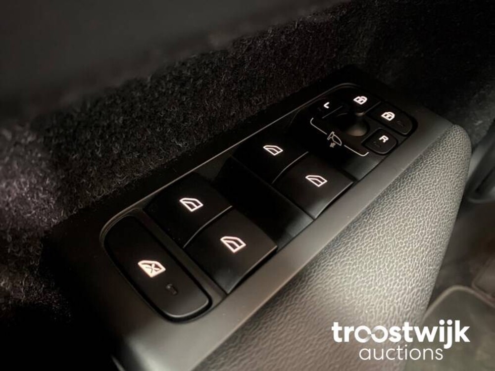 Volvo XC40 T3 Inscription 163PS 2019, R-103-PZ