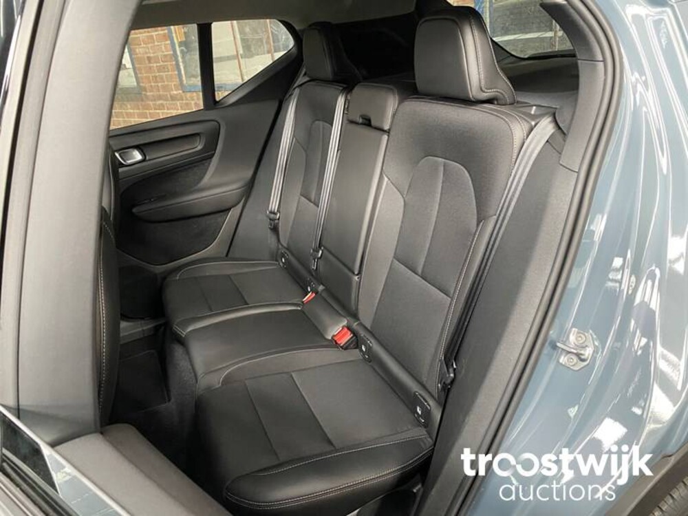 Volvo XC40 T3 Inscription 163PS 2019, R-103-PZ