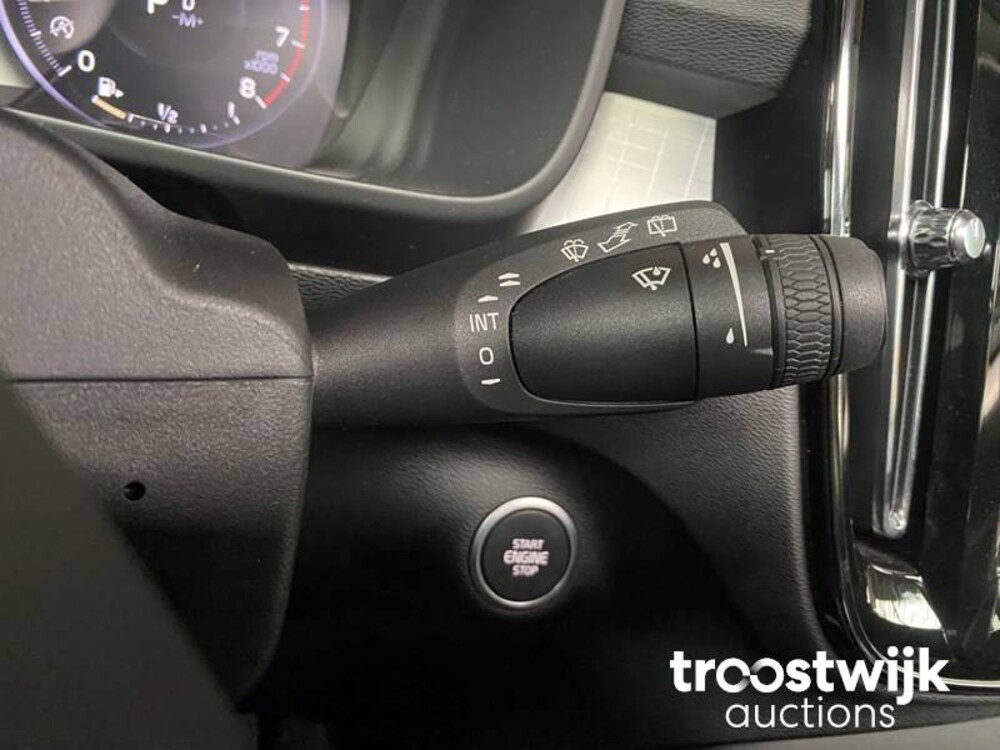 Volvo XC40 T3 Inscription 163PS 2019, R-103-PZ