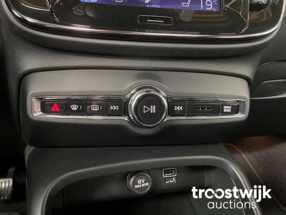 Volvo XC40 T3 Inscription 163PS 2019, R-103-PZ