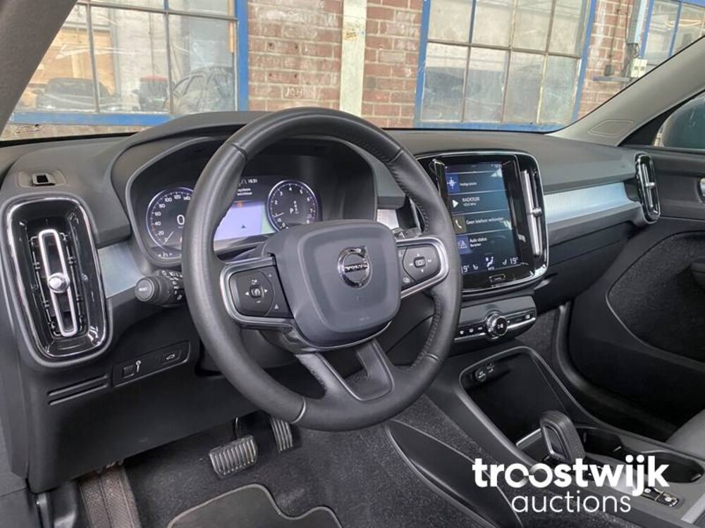 Volvo XC40 T3 Inscription 163PS 2019, R-103-PZ