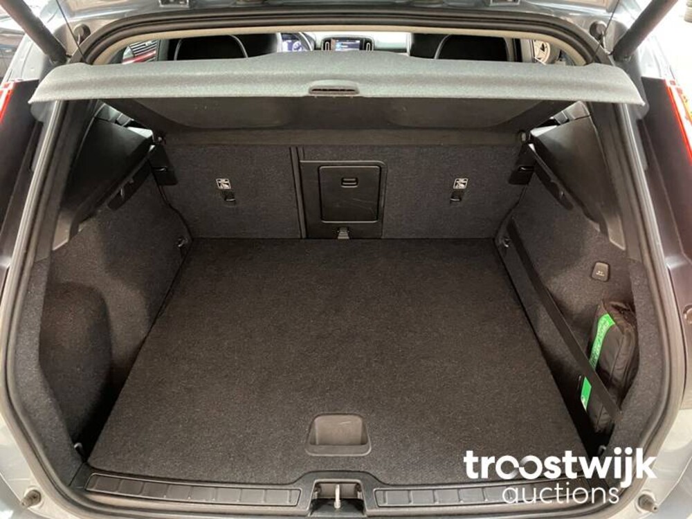 Volvo XC40 T3 Inscription 163PS 2019, R-103-PZ