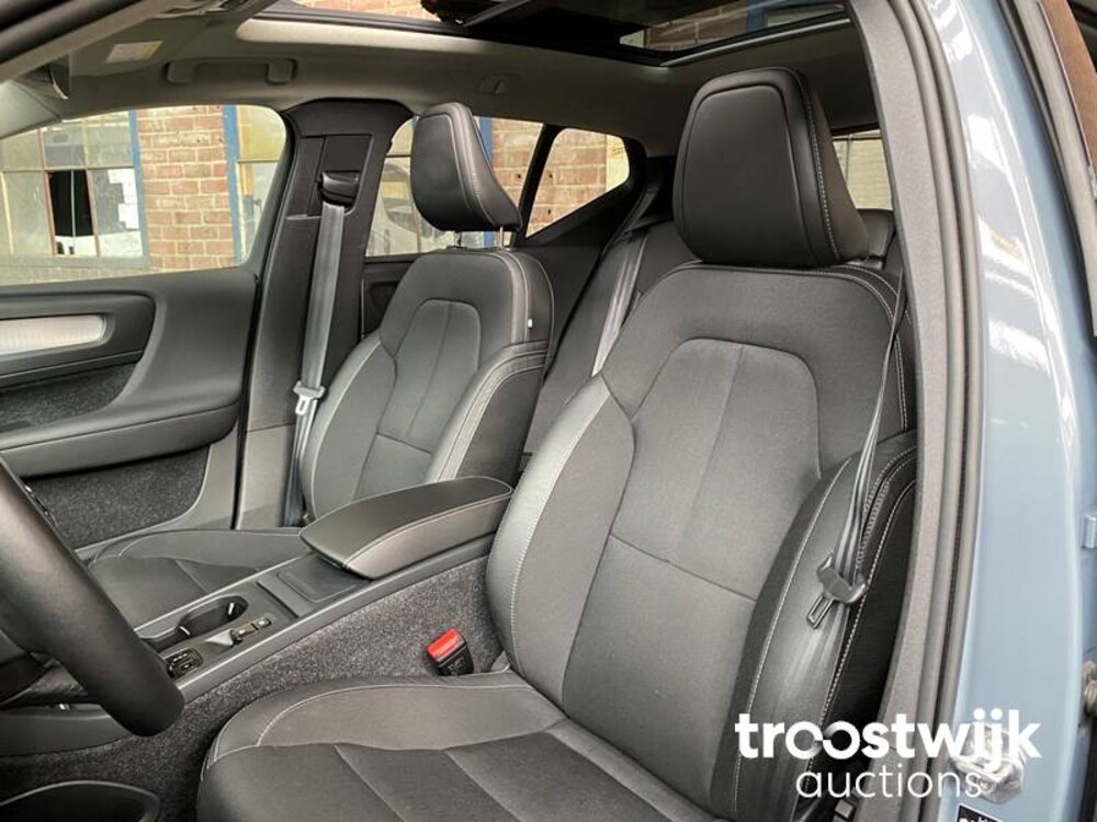 Volvo XC40 T3 Inscription 163PS 2019, R-103-PZ