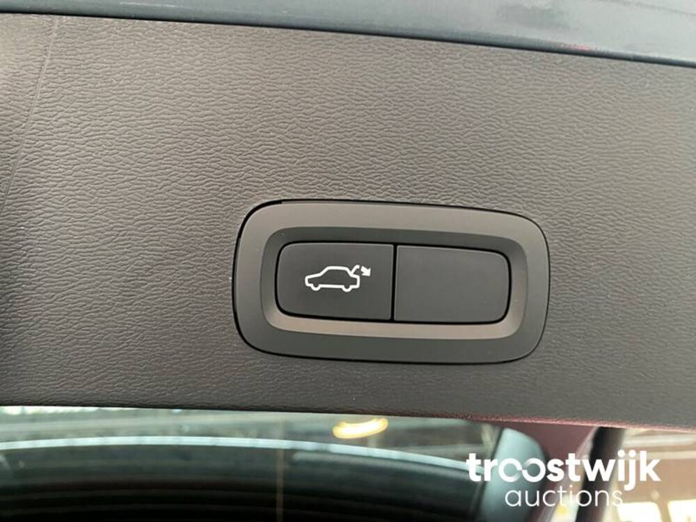 Volvo XC40 T3 Inscription 163PS 2019, R-103-PZ