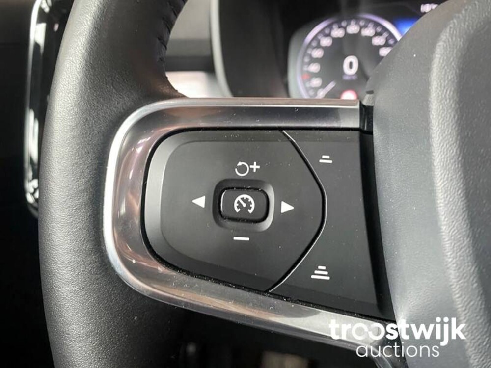 Volvo XC40 T3 Inscription 163PS 2019, R-103-PZ