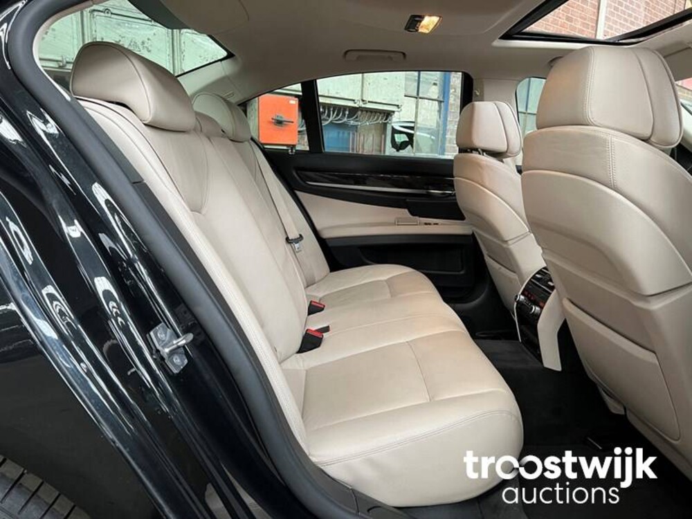 BMW 730d High Executive 7er 245PS 2013 -Orig. NL-, 58-ZRK-7
