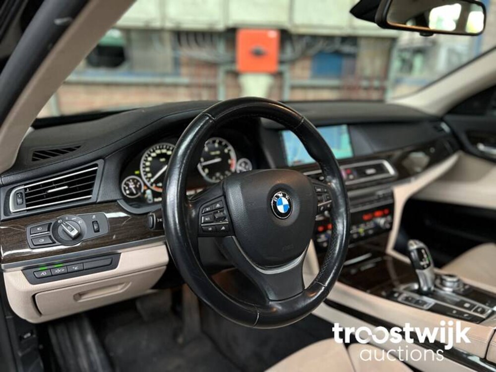 BMW 730d High Executive 7er 245PS 2013 -Orig. NL-, 58-ZRK-7