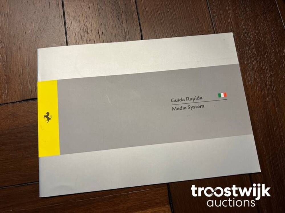 Ferrari 458 Italia F142 4.5 V8 570hp 2011