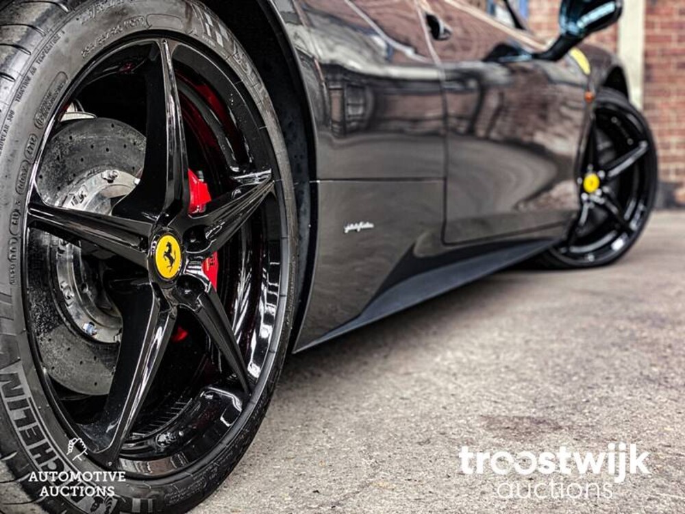 Ferrari 458 Italia F142 4.5 V8 570hp 2011