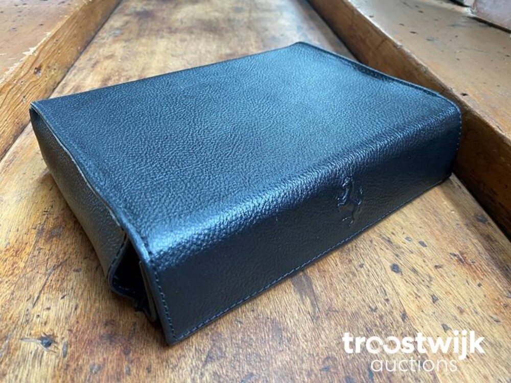 Ferrari 458 Italia F142 4.5 V8 570hp 2011