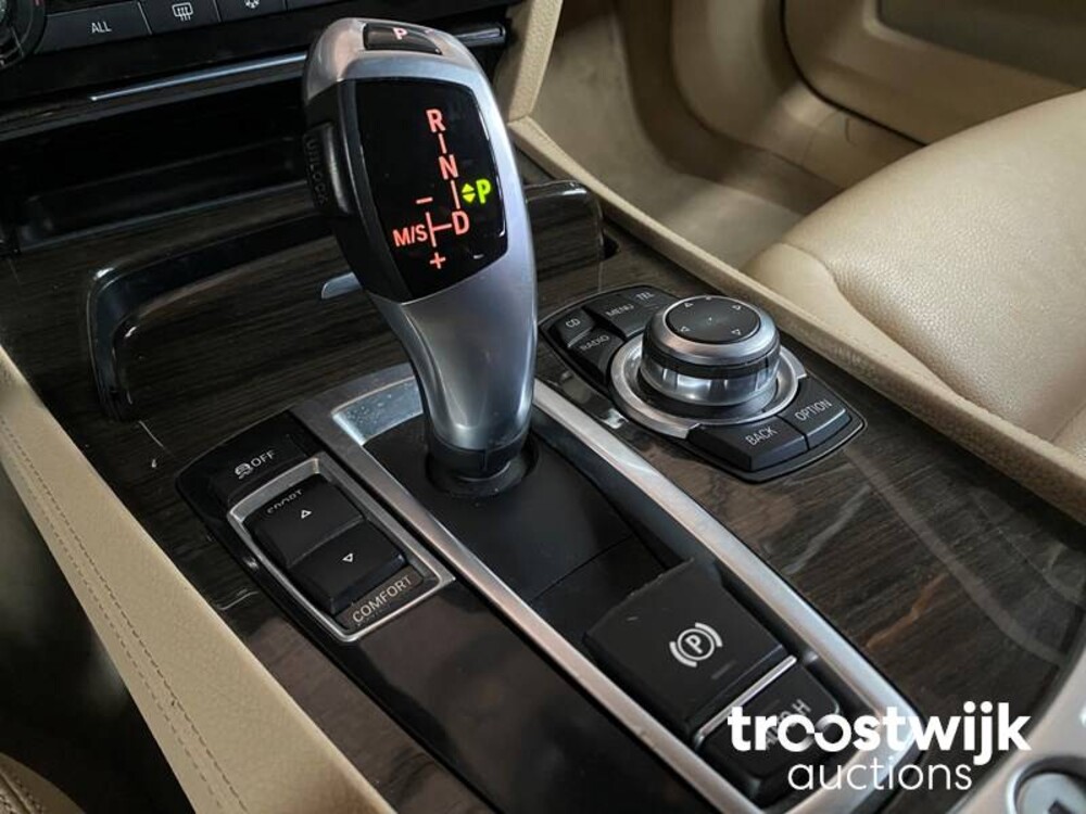 BMW 750 IL Active Hybrid 7er 465 PS 2012