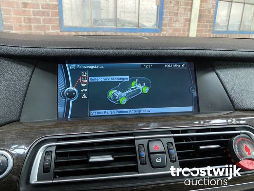 BMW 750 IL Active Hybrid 7er 465 PS 2012