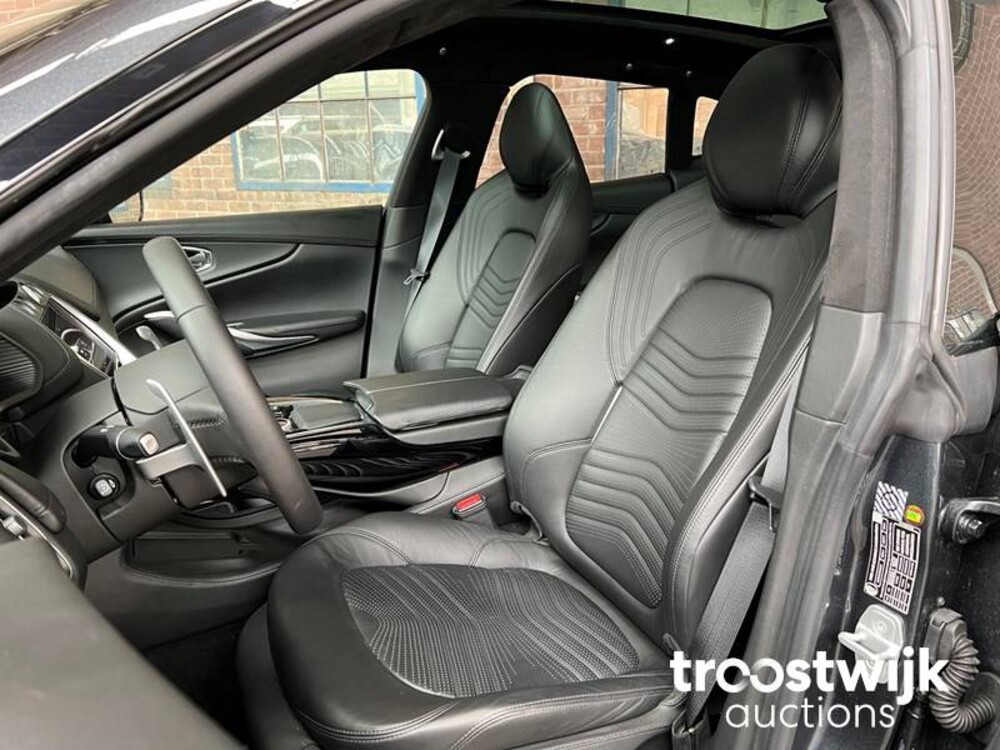 Aston Martin DBX 4.0 V8 551hp 2020, R-303-JK