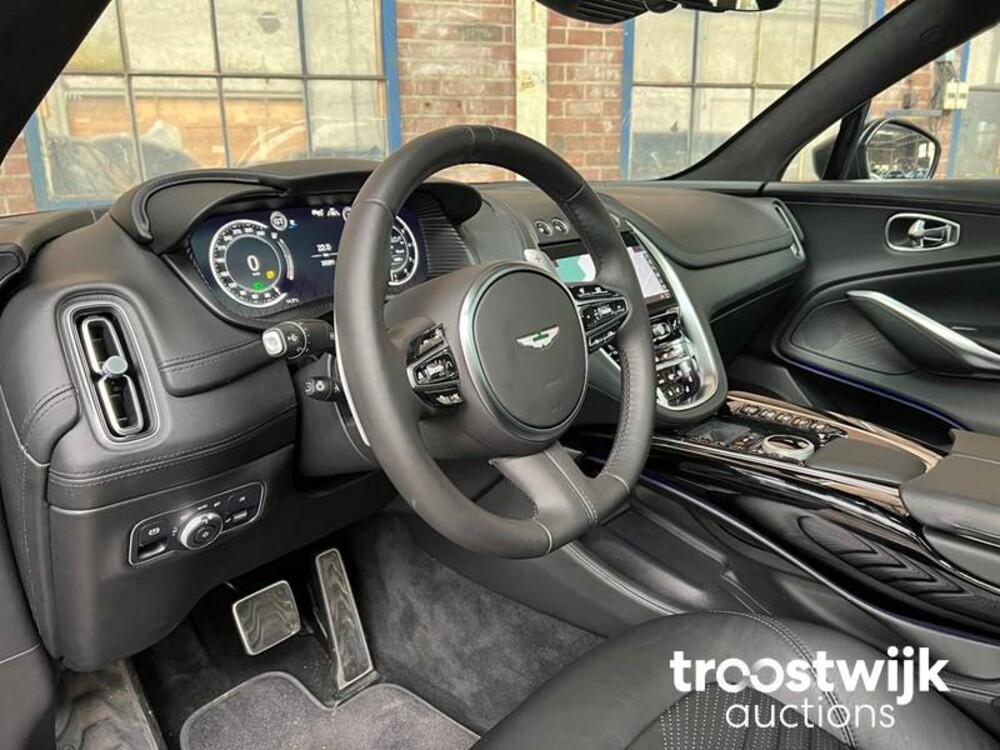 Aston Martin DBX 4.0 V8 551hp 2020, R-303-JK