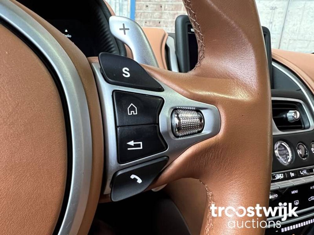 Aston Martin DB11 5.2 V12 Twin Turbo 609PS 2017