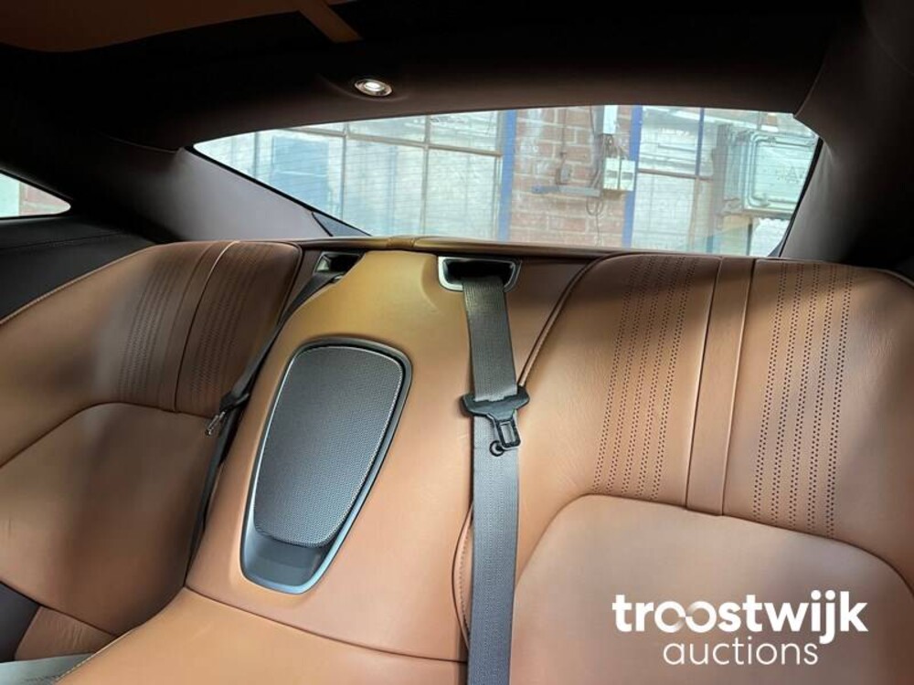 Aston Martin DB11 5.2 V12 Twin Turbo 609PS 2017