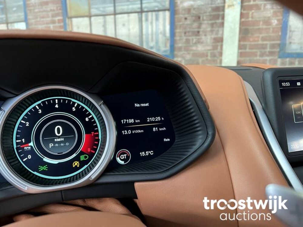 Aston Martin DB11 5.2 V12 Twin Turbo 609PS 2017