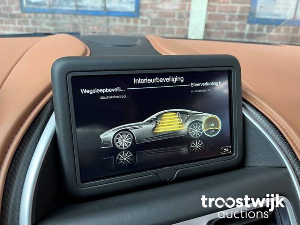 Aston Martin DB11 5.2 V12 Twin Turbo 609PS 2017