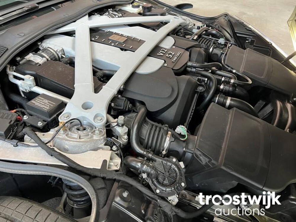 Aston Martin DB11 5.2 V12 Twin Turbo 609PS 2017