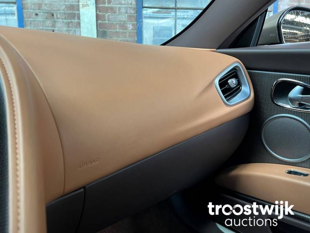 Aston Martin DB11 5.2 V12 Twin Turbo 609PS 2017