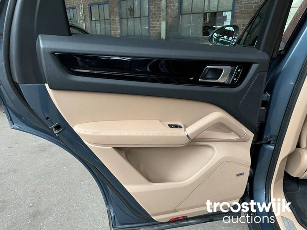 Porsche Cayenne 3.0 V6 340PS 2018 NEU-MODELL -Mehr über NL-, ST-296-D