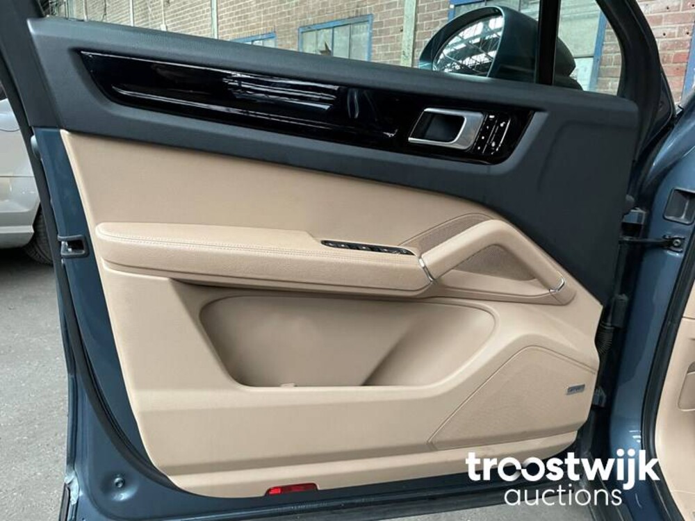 Porsche Cayenne 3.0 V6 340PS 2018 NEU-MODELL -Mehr über NL-, ST-296-D