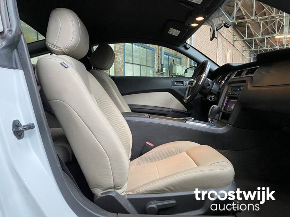 Ford Mustang V6 3.7L 305PS 2013