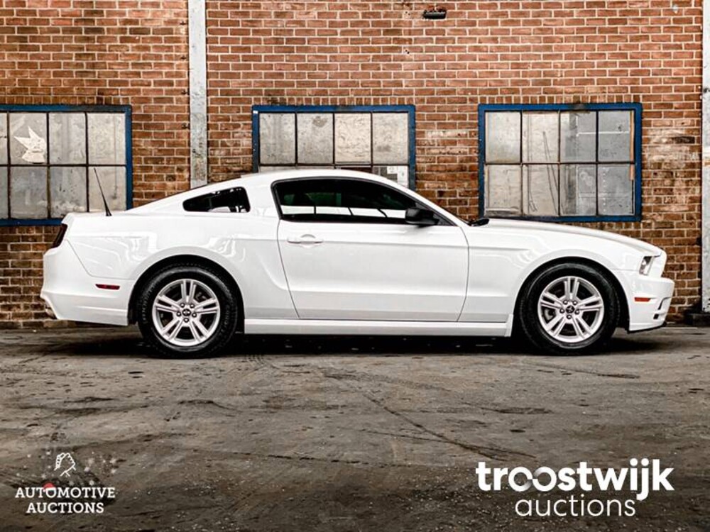 Ford Mustang V6 3.7L 305PS 2013