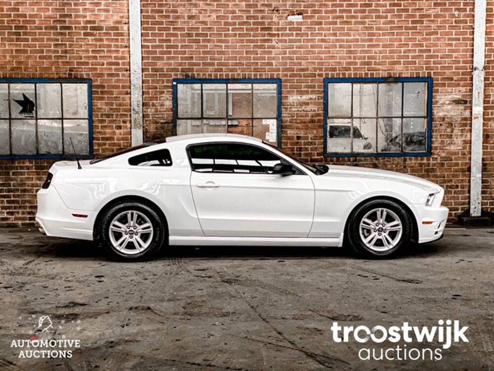 Ford Mustang V6 3.7L 305PS 2013
