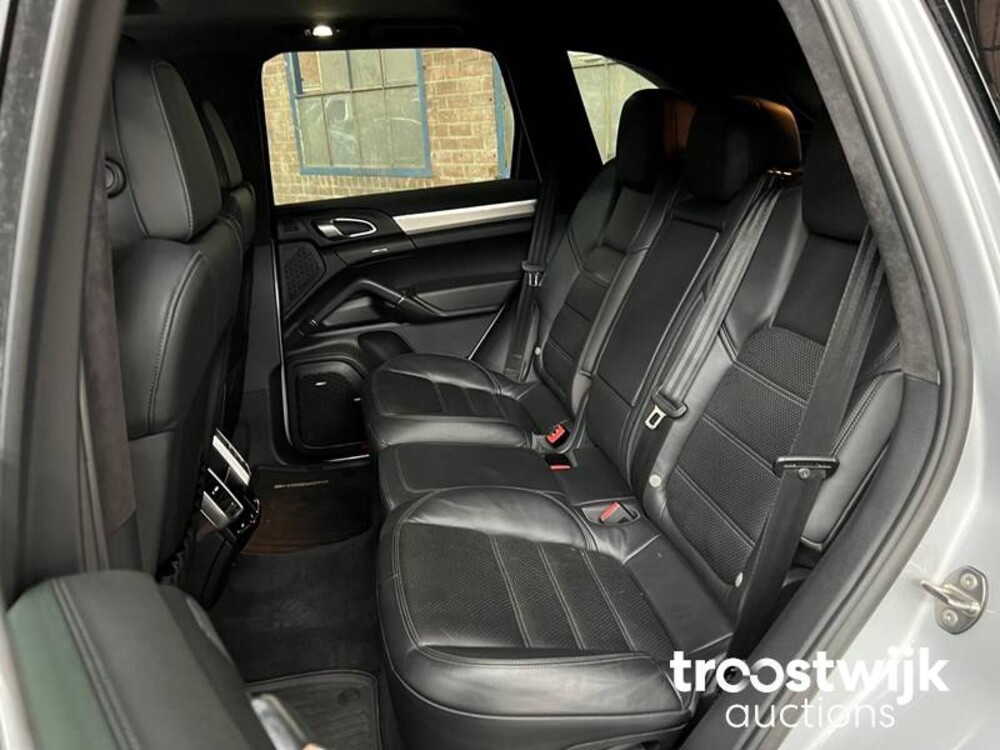 Porsche Cayenne Turbo 4.8 V8 500PS 2010