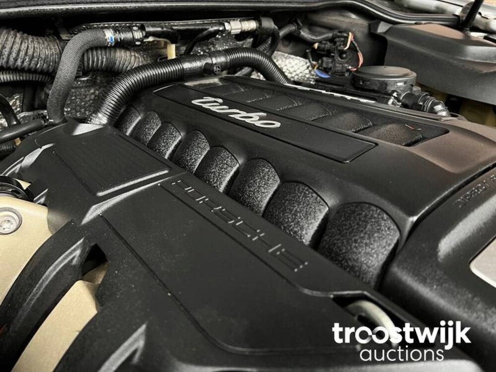 Porsche Cayenne Turbo 4.8 V8 500PS 2010