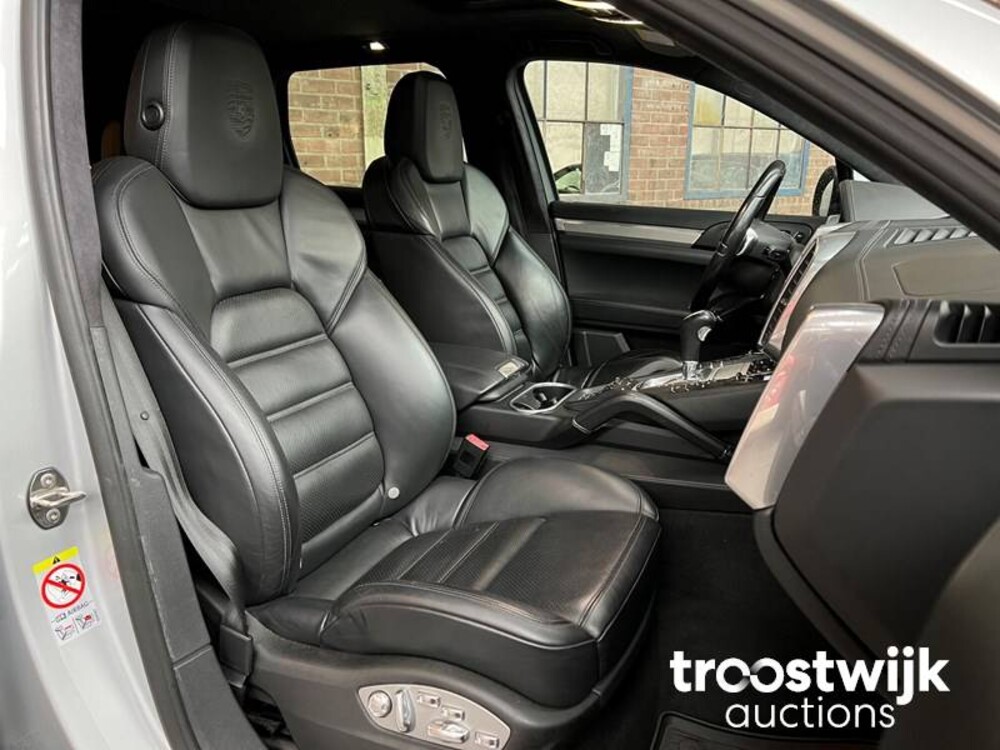 Porsche Cayenne Turbo 4.8 V8 500PS 2010