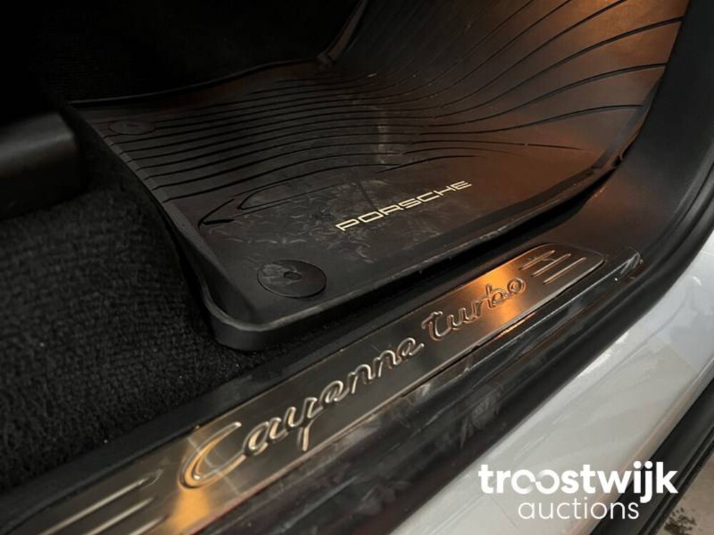 Porsche Cayenne Turbo 4.8 V8 500PS 2010