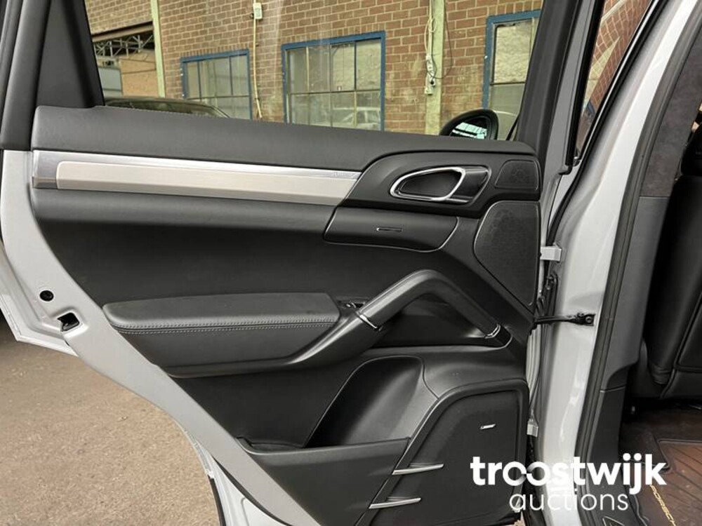 Porsche Cayenne Turbo 4.8 V8 500PS 2010