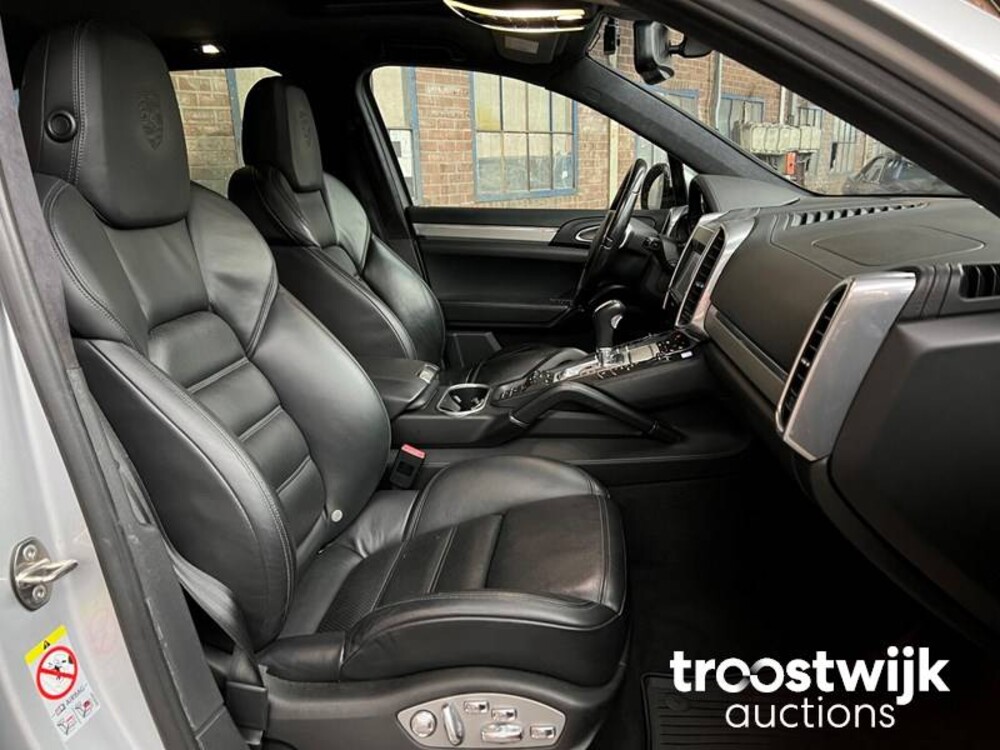 Porsche Cayenne Turbo 4.8 V8 500PS 2010
