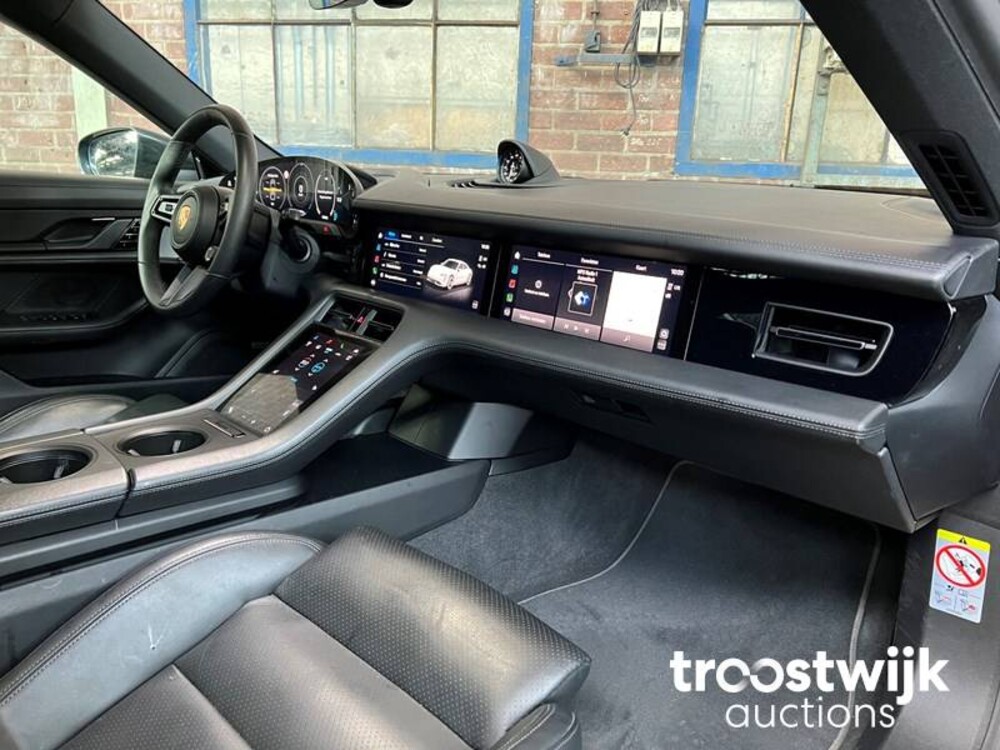 Porsche Taycan 4S Performance 84kWh 84kWh 489PS 2020 -Orig NL-, J-151-JF