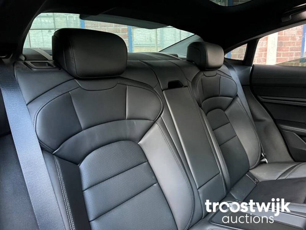 Porsche Taycan 4S Performance 84kWh 84kWh 489PS 2020 -Orig NL-, J-151-JF