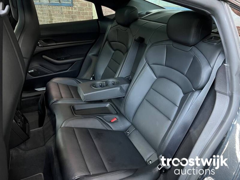 Porsche Taycan 4S Performance 84kWh 84kWh 489PS 2020 -Orig NL-, J-151-JF