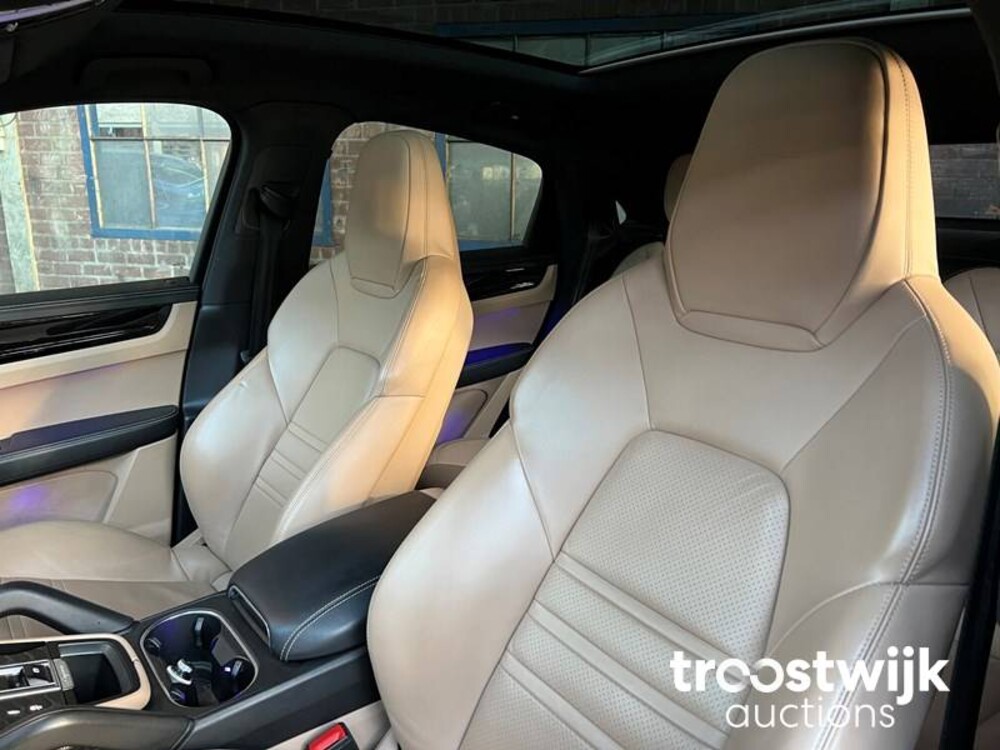Porsche Cayenne S 2.9 V6 Sport Design 441hp 2019 SportChrono, NL Nummernschild 