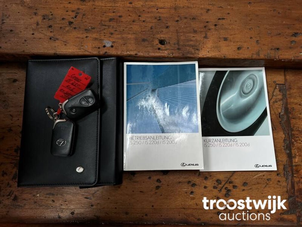 Lexus IS 250 F-Sport Line Limousine 208PS 2011, L-434-ZR