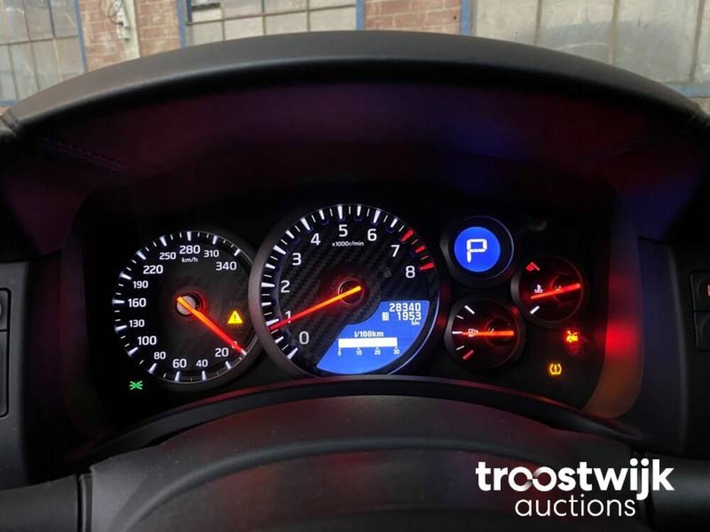 Nissan GT-R R35 3.8 V6 570 PS 2016 GTR35 FACELIFT GTR