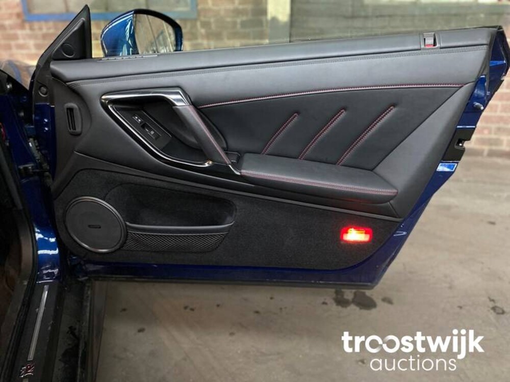 Nissan GT-R R35 3.8 V6 570 PS 2016 GTR35 FACELIFT GTR