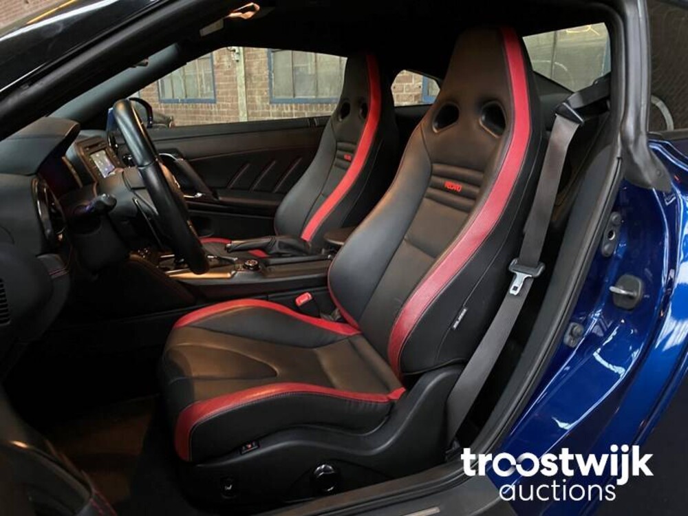 Nissan GT-R R35 3.8 V6 570 PS 2016 GTR35 FACELIFT GTR